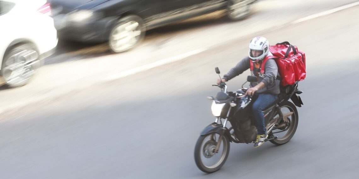 Primeira Turma do STF volta a negar vínculo de emprego a entregador