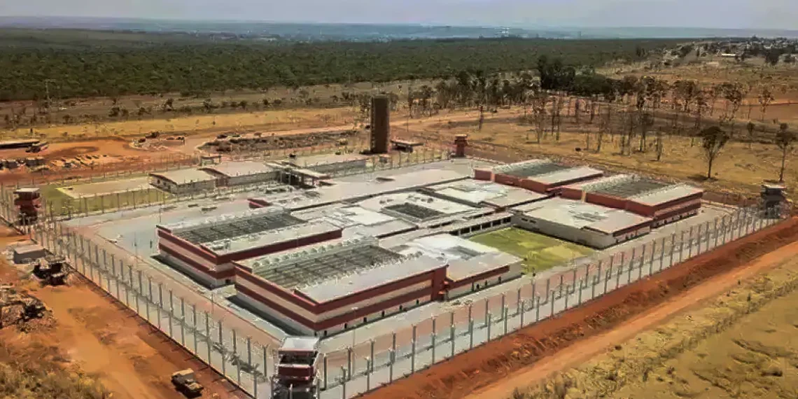 Ministério estende por mais cinco dias restrições em prisões federais