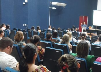 A dificuldade de adesão dos profissionais de saúde nas capacitações do diagnóstico precoce