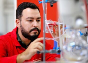 Extração de mineral essencial na produção de baterias é aperfeiçoada por tecnologia da UFRN