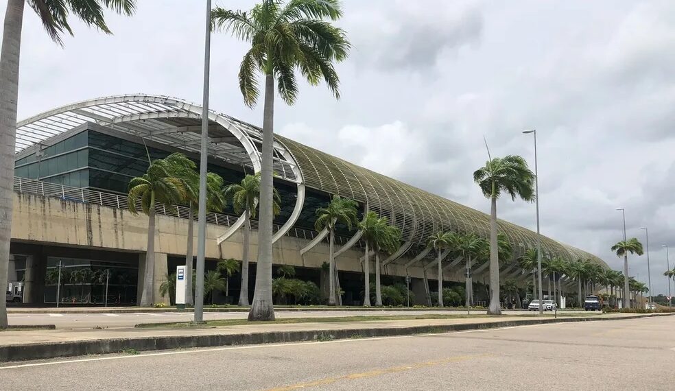 Voo de Buenos Aires para Madri é desviado e pousa em Natal durante emergência médica; passageiro morre