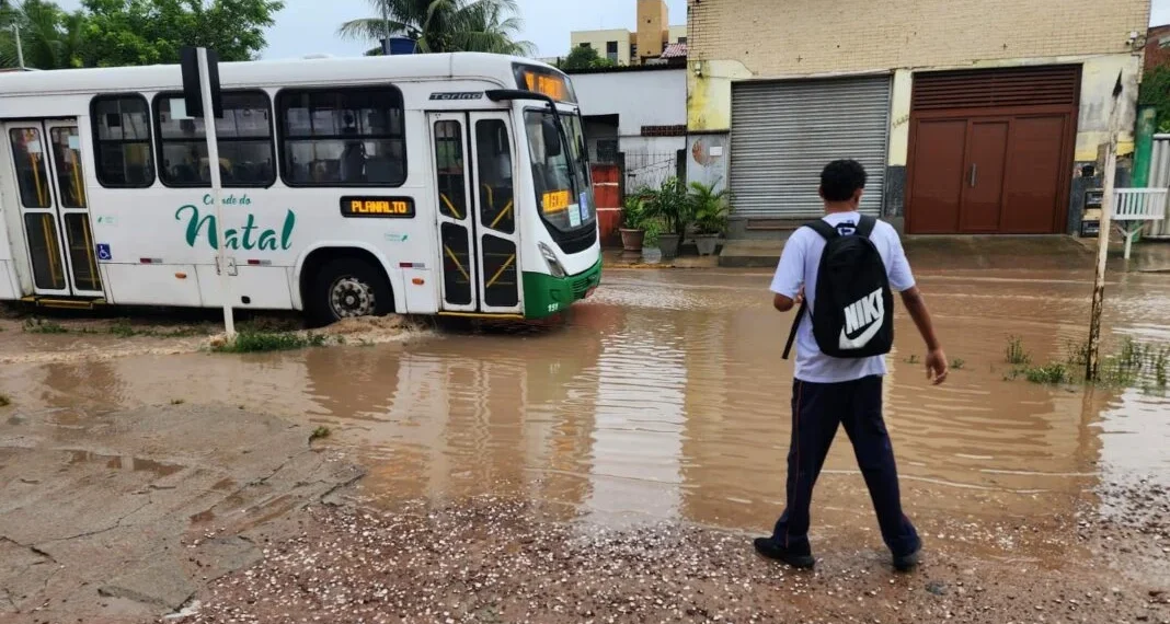 RN tem chuvas de até 179mm e Natal tem pontos de alagamento; confira