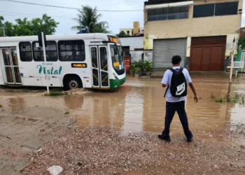 RN tem chuvas de até 179mm e Natal tem pontos de alagamento; confira