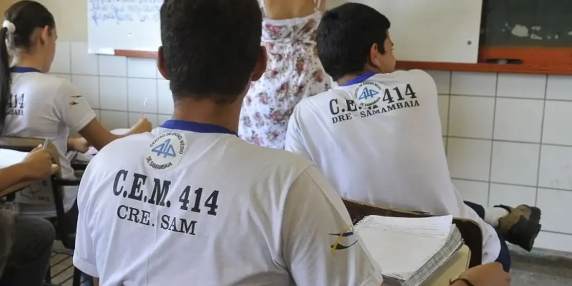 Pé-de-Meia: estudantes nascidos em março e abril recebem hoje R$ 200