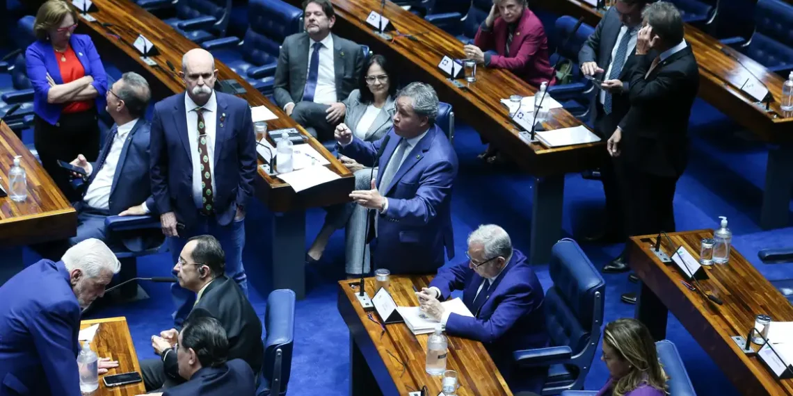 Senado aprova PEC sobre criminalização da posse de drogas