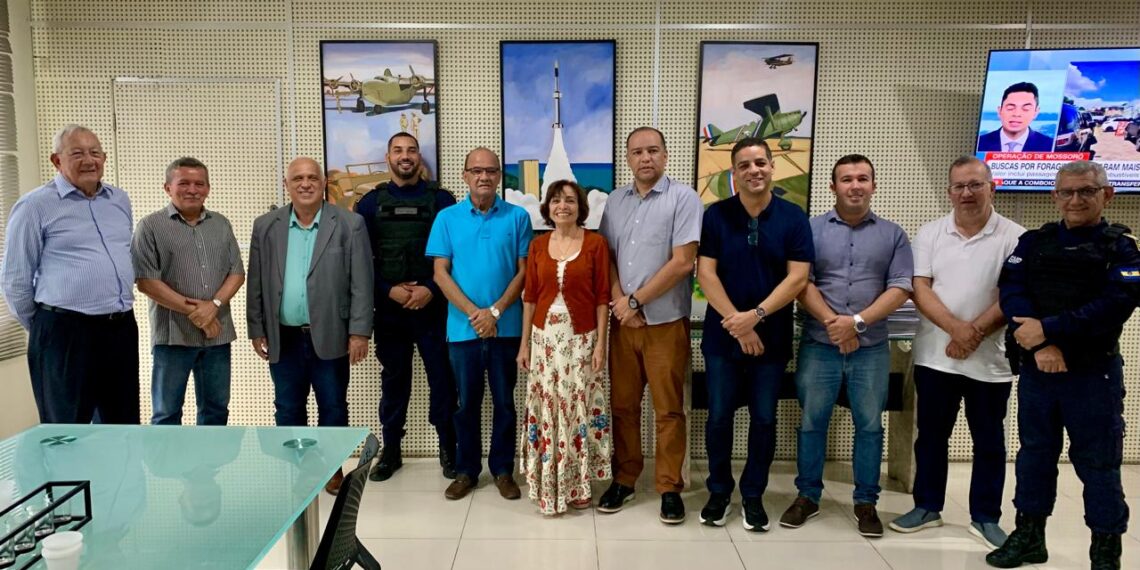 Prefeito assina contrato para realização de novo concurso da Guarda Municipal de Parnamirim