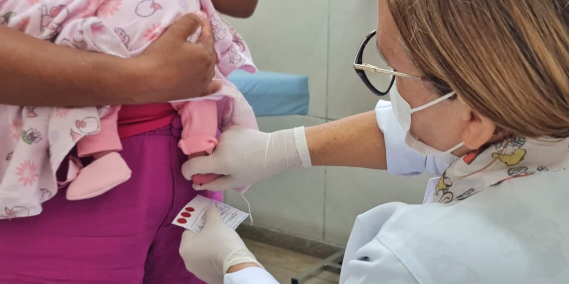 Teste do Pezinho: Parnamirim atende bebezinhos em diferentes pontos da cidade