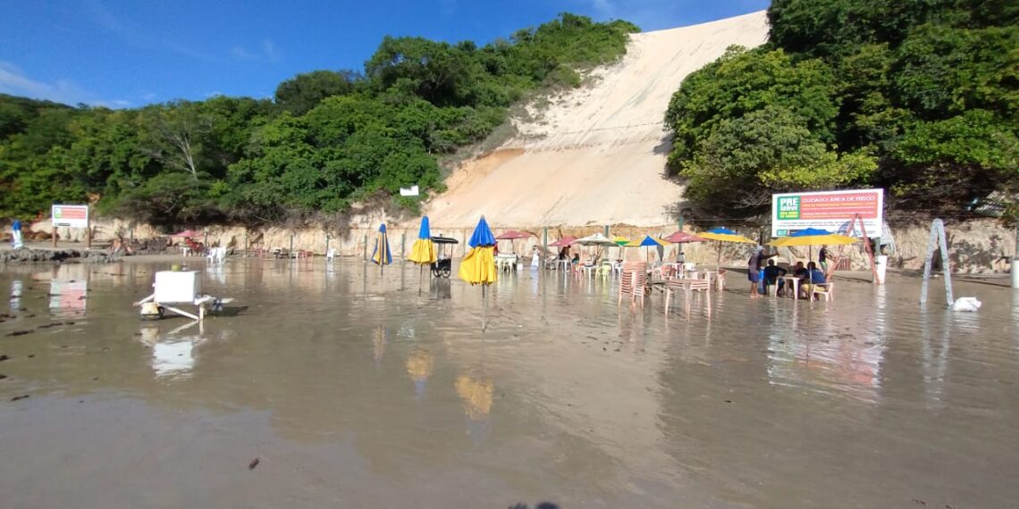 IDEMA instala placas de sinalização e conserta o cercamento do Morro do Careca