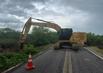 Serviços de conclusão do desvio na BR-304 são paralisados
