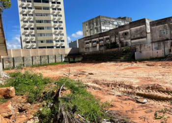 Piscina da antiga ASSEN é aterrada pela Prefeitura do Natal