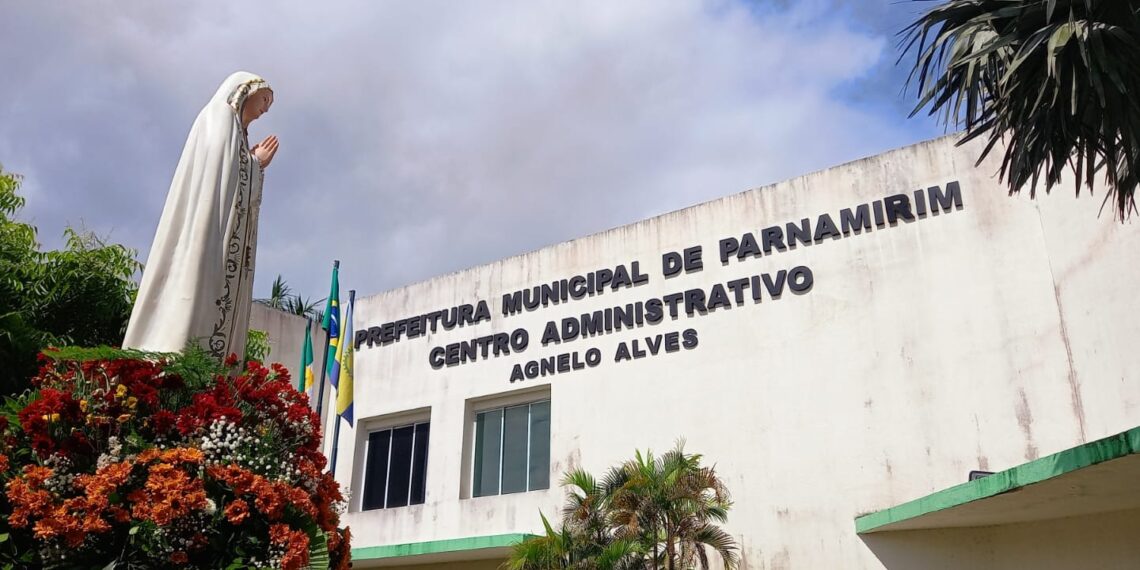 Imagem de Nossa Senhora de Fátima faz visita à prefeitura de Parnamirim
