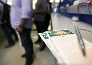 Mega-sena acumula e sorteia R$ 37 milhões na próxima terça-feira