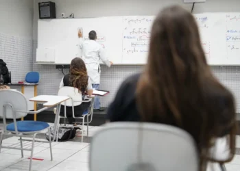 Senado aprova reformulação do ensino médio