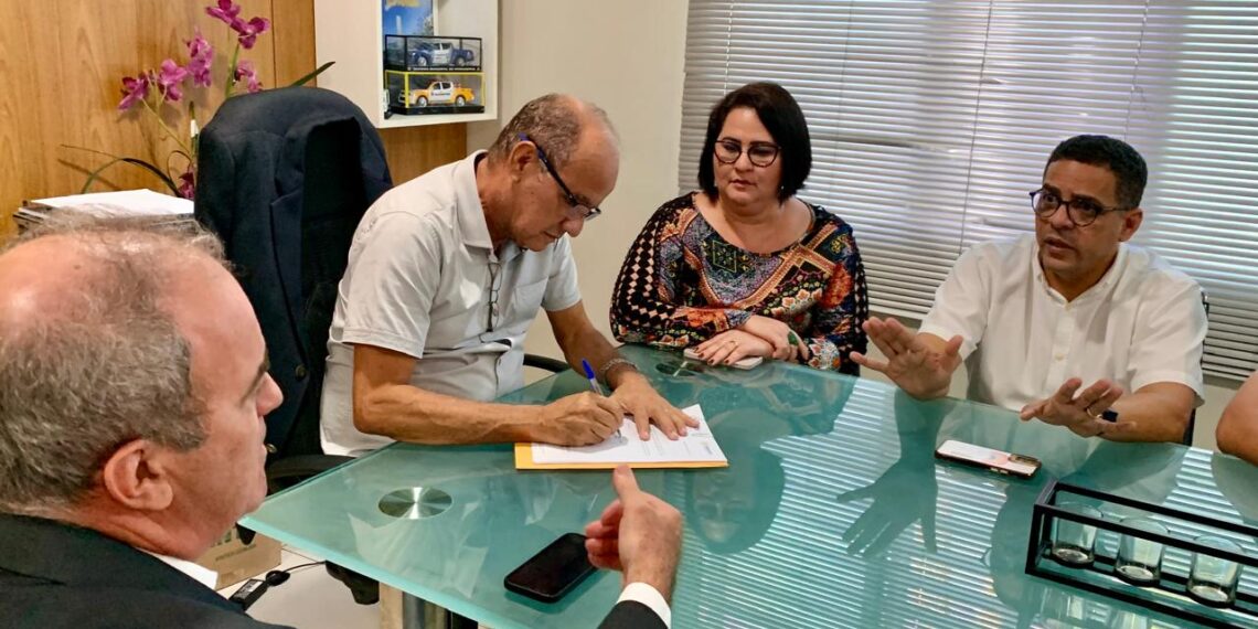 Prefeito Rosano Taveira encaminha à Câmara projeto que prevê tarifa zero no transporte público de Parnamirim