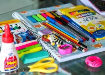 Kit escolar: aliviando o impacto financeiro das famílias que lutam contra o câncer