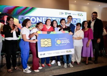 Governo do RN e Ministério das Comunicações entregam mais de 7 mil chips para estudantes