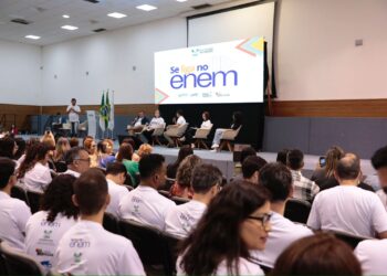 Governo do RN fortalece a aprendizagem dos estudantes com o Se Liga no ENEM