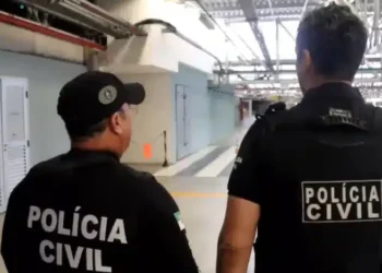 Operação cumpre mandados de busca e apreensão em shoppings de Natal; dono de loja é suspeito de fraude milionária