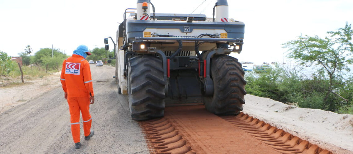 Governo do Estado inicia restauração da rodovia Tibau-Grossos, na Costa Branca do RN