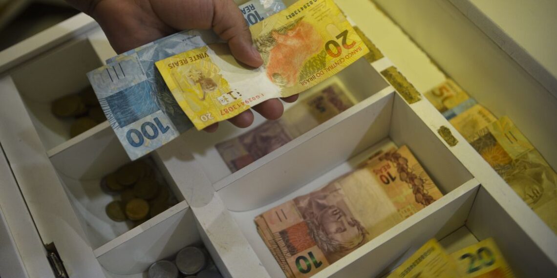 Especialistas alertam para impacto de possíveis cortes na Previdência