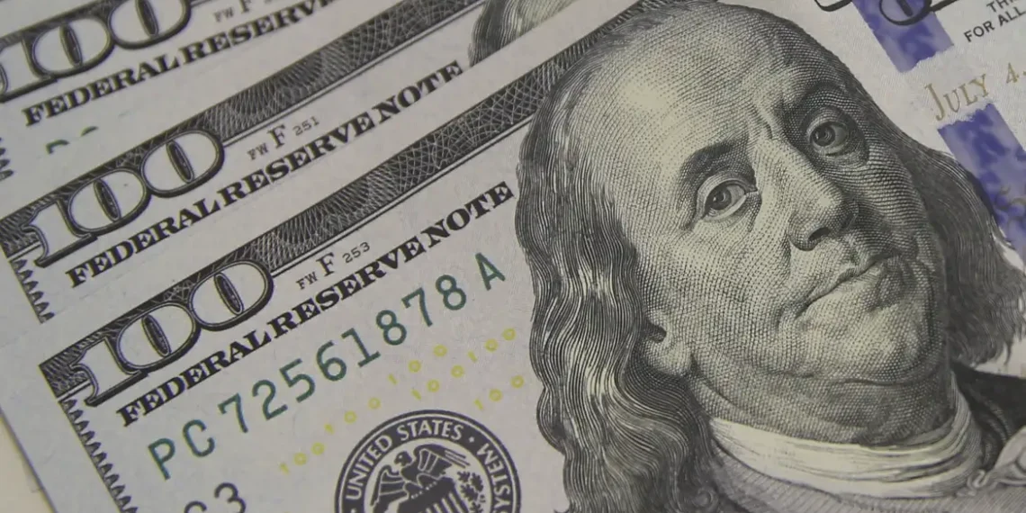 Dólar cai para R$ 5,56; Haddad atribui redução a comunicação bem-feita