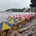 Portaria proíbe cobrança de ‘consumação mínima’ em barracas de praia em Natal