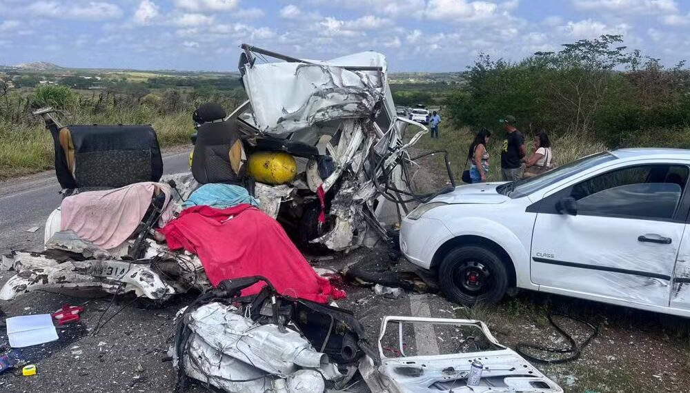 Acidente entre quatro veículos deixa uma pessoa morta e feridos na BR-406 no RN