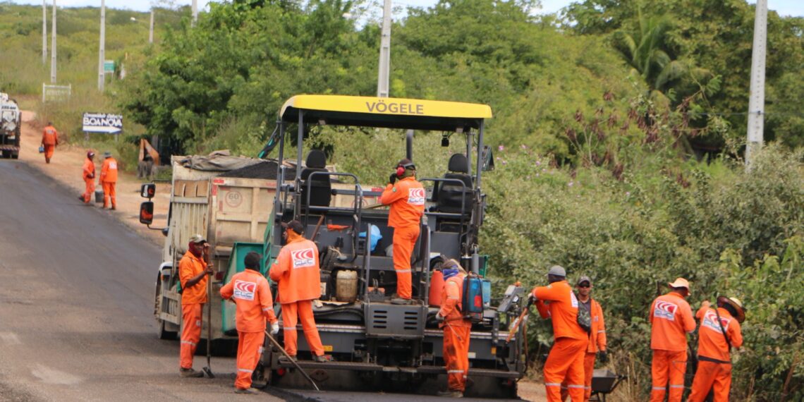 Governadora Fátima Bezerra visita obras da RN 117, que já se encaminha para sua fase de conclusão