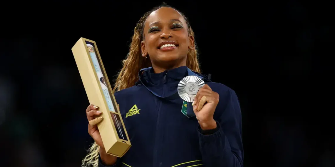 Rebeca Andrade conquista a prata na final do salto nos Jogos de Paris