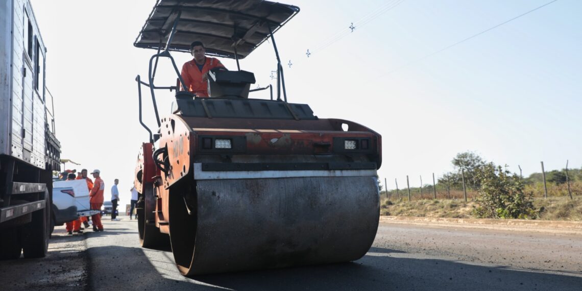 Governo do RN acompanha obras de recuperação da RN-003 entre Goianinha e Pipa
