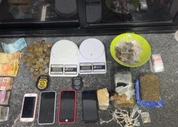 Políca prende em flagrante mulher suspeita de tráfico de drogas em Pedro Velho