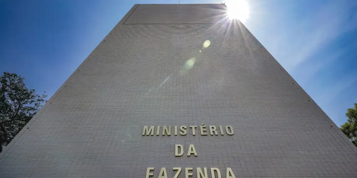 Pacote de corte de gastos será apresentado a ministérios nesta terça