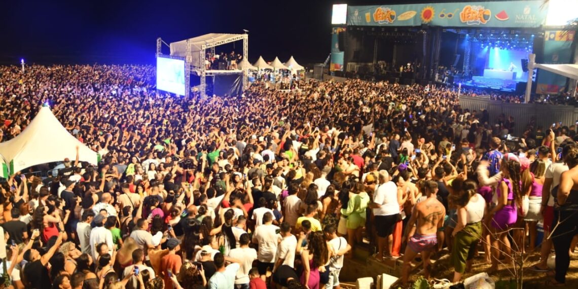 Festival Vem Verão leva multidão à Praia de Ponta Negra e Redinha na noite do domingo
