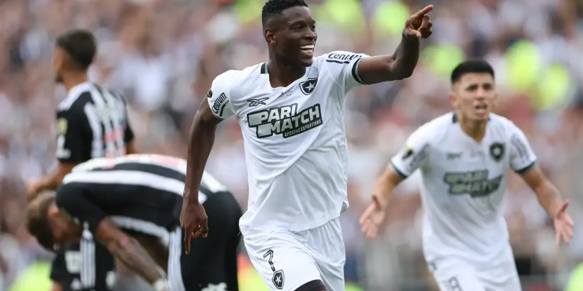 Botafogo supera expulsão relâmpago e conquista Libertadores inédita