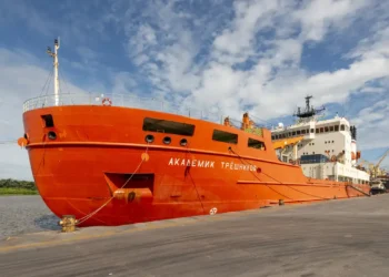 Pesquisadores farão circum-navegação inédita na Antártica