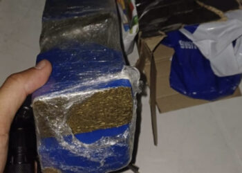 PRF apreende 1,5 kg de maconha disfarçados como presente em Macaíba