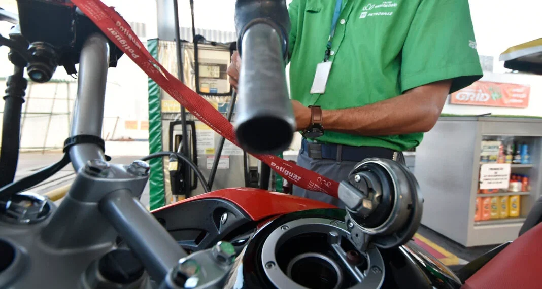 Preço médio da gasolina comum em Natal é de R$ 6,13, aponta Procon