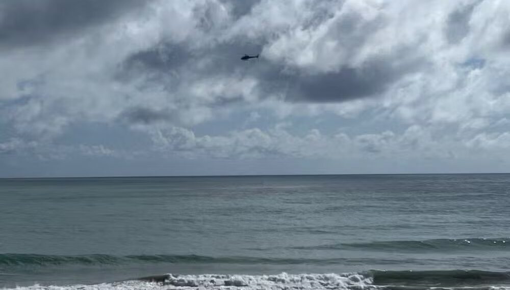 Adolescente de 14 anos desaparece em praia de Natal e bombeiros fazem buscas