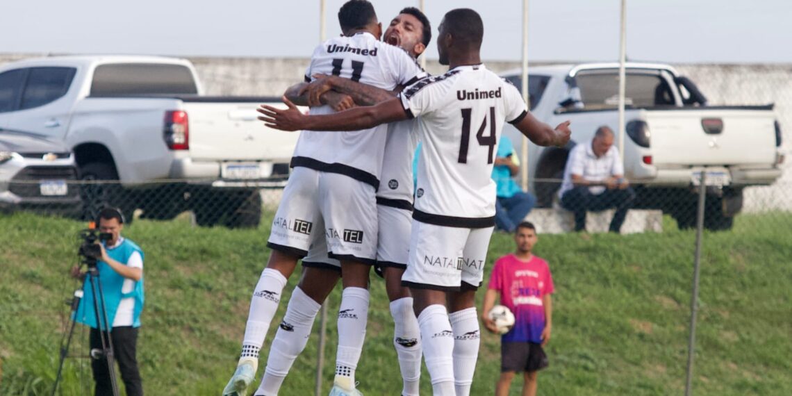 ABC goleia o rebaixado Força e Luz e crava primeira colocação