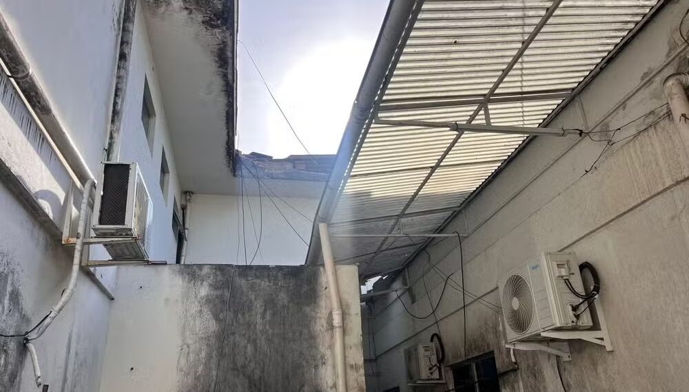 Parte do teto desaba na Maternidade Divino Amor em Parnamirim