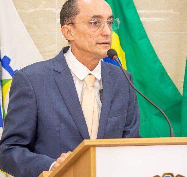 Souza anuncia construção de adutora e investimentos em educação e saúde