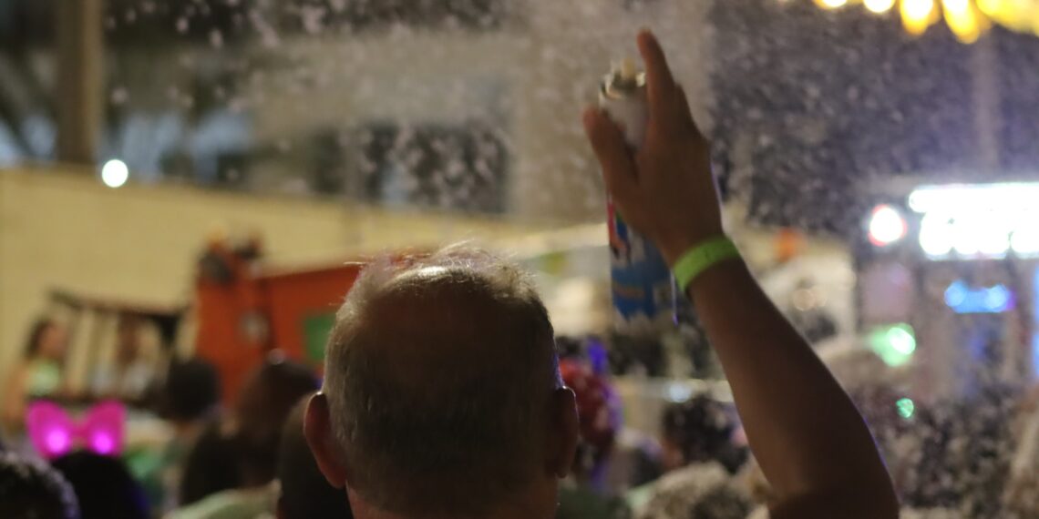 Além dos grandes shows, Pirangi é palco dos tradicionais blocos de frevo e troças