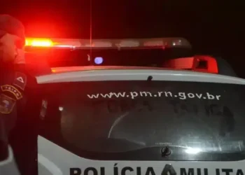 Mulher é morta a tiros enquanto aguardava corrida por aplicativo na Zona Norte de Natal