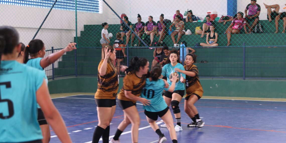 Campeonato de Handebol: Um Sucesso no Ginásio de Emaús