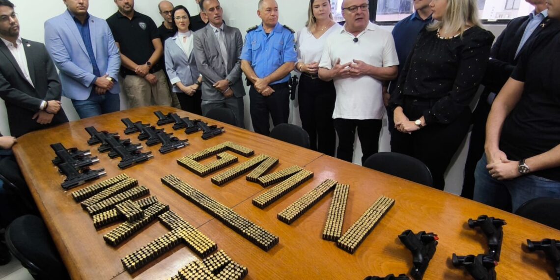 Prefeitura de Natal realiza entrega de armamentos à Guarda Municipal e reinaugura prédio de secretarias