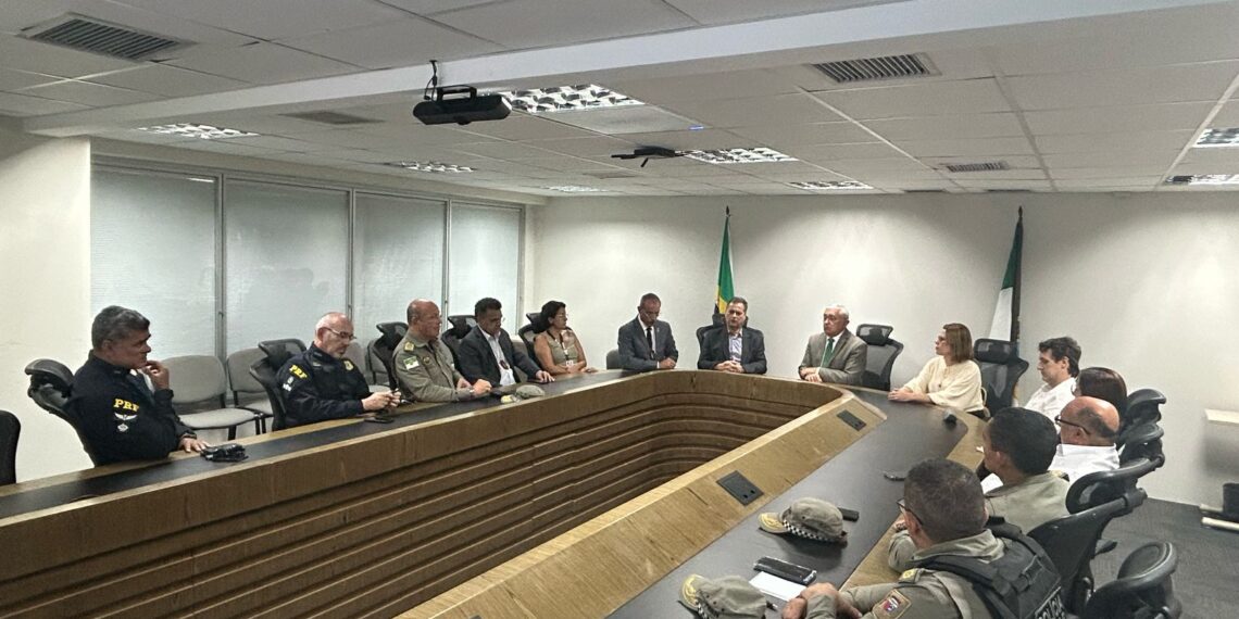 Reitoria da UFRN e Força de Segurança Pública definem ações integradas no campus