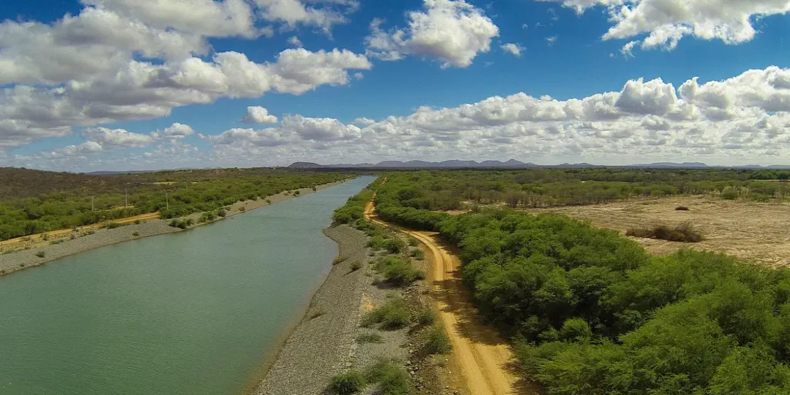 Comissão do governo visita obras da transposição do São Francisco