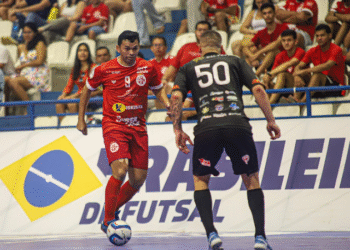 Após empatar em Natal, América busca classificação fora de casa