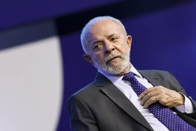 Desaprovação de Lula aumenta e chega a 53,7%, diz Atlas