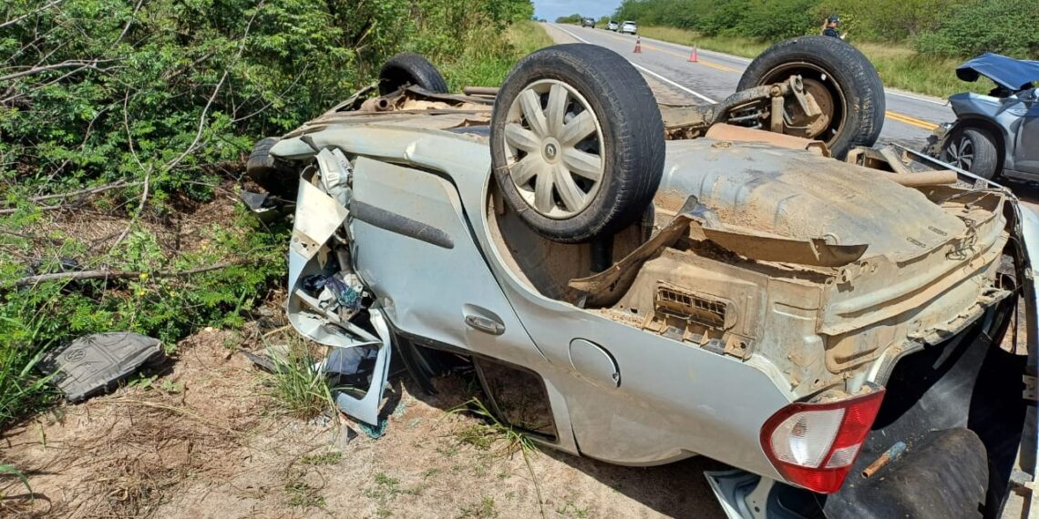 Colisão frontal na BR-226 deixa três mortos de uma mesma família no interior do RN